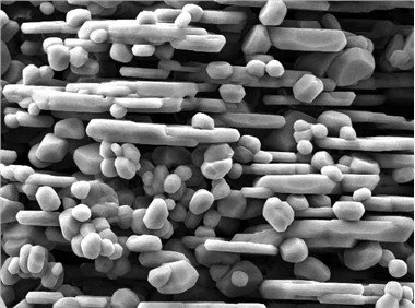 Alúmina calcinada baixa en sosa